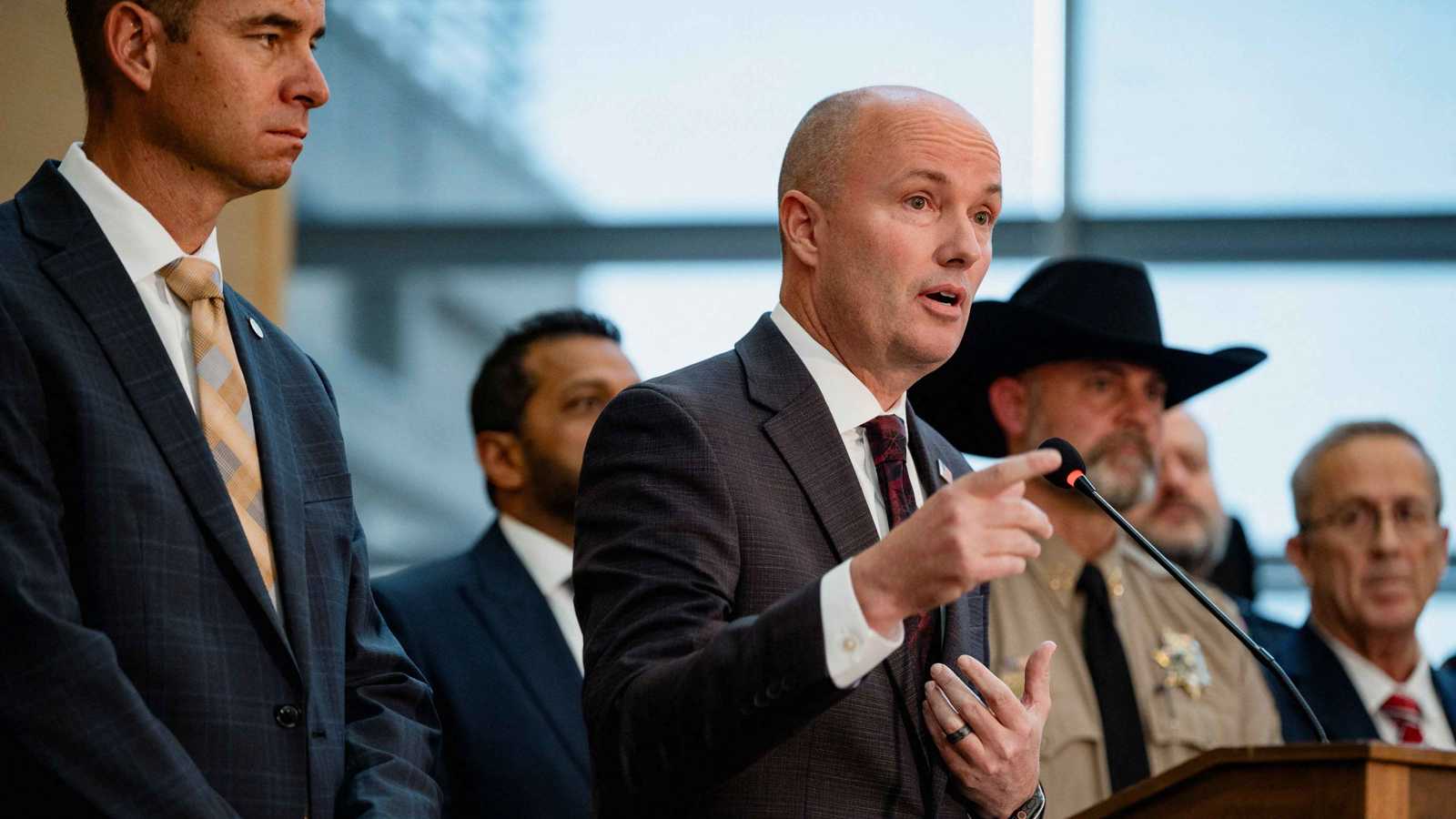 حاكم يوتا: المتهم بقتل تشارلي كيرك "ذو خلفية سياسية"