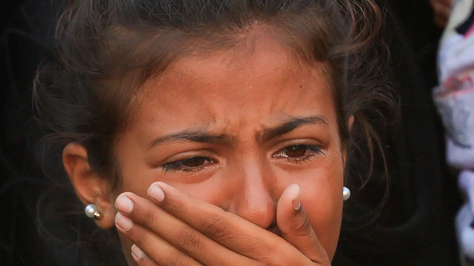 نازحون ومنتظرو مساعدات.. عشرات الضحايا في قصف إسرائيلي على غزة