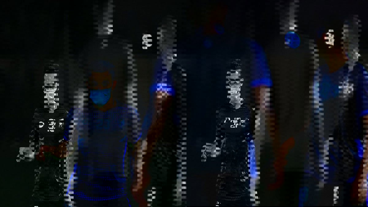 بينهم 4 لاعبين.. بقية بعثة الهلال يعودون إلى الرياض بعد تعافيهم من كورونا