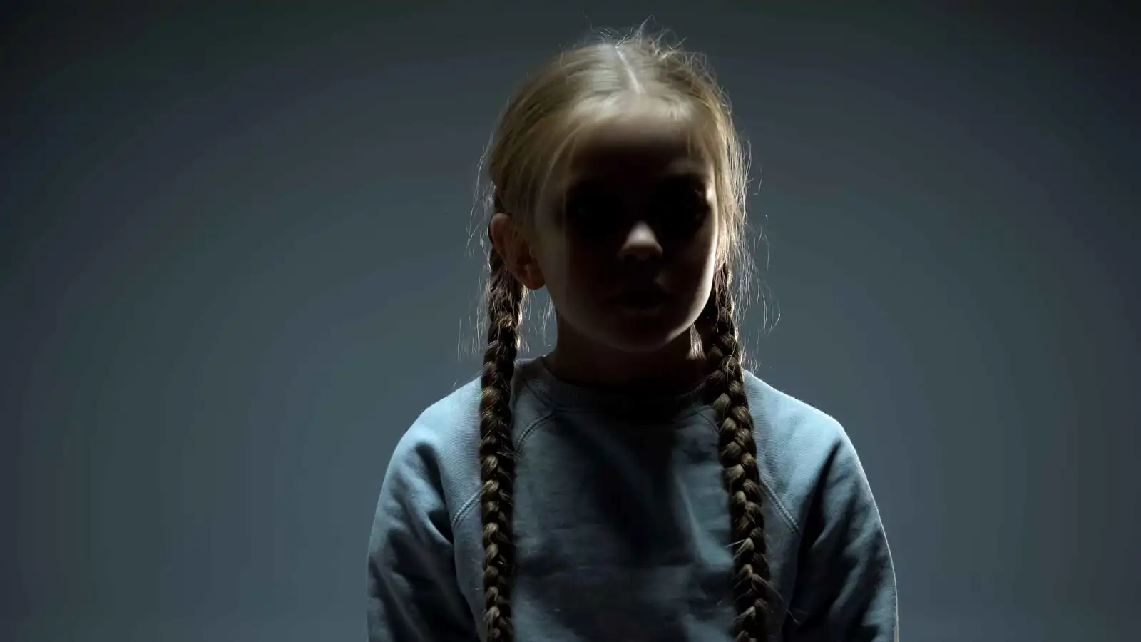 فتاة مختطفة - تعبيرية