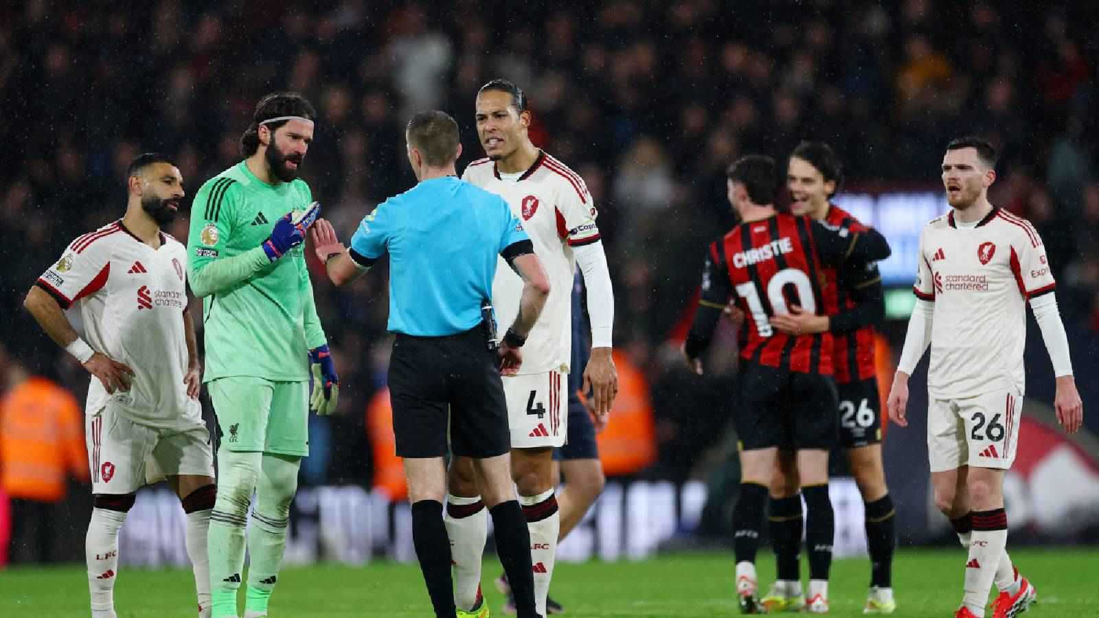 مستوى كارثي.. 3 لاعبين فجّروا غضب جمهور ليفربول ضد بورنموث 