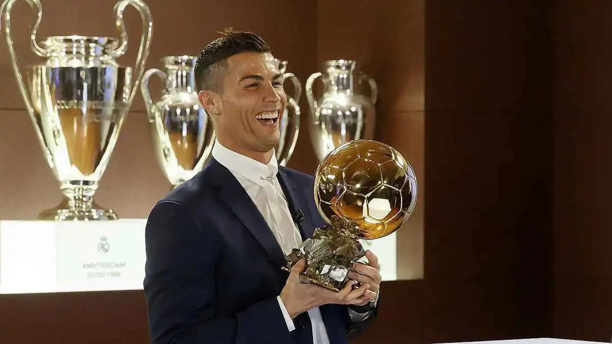 4 مفاجآت من العيار الثقيل في ترشيحات الكرة الذهبية