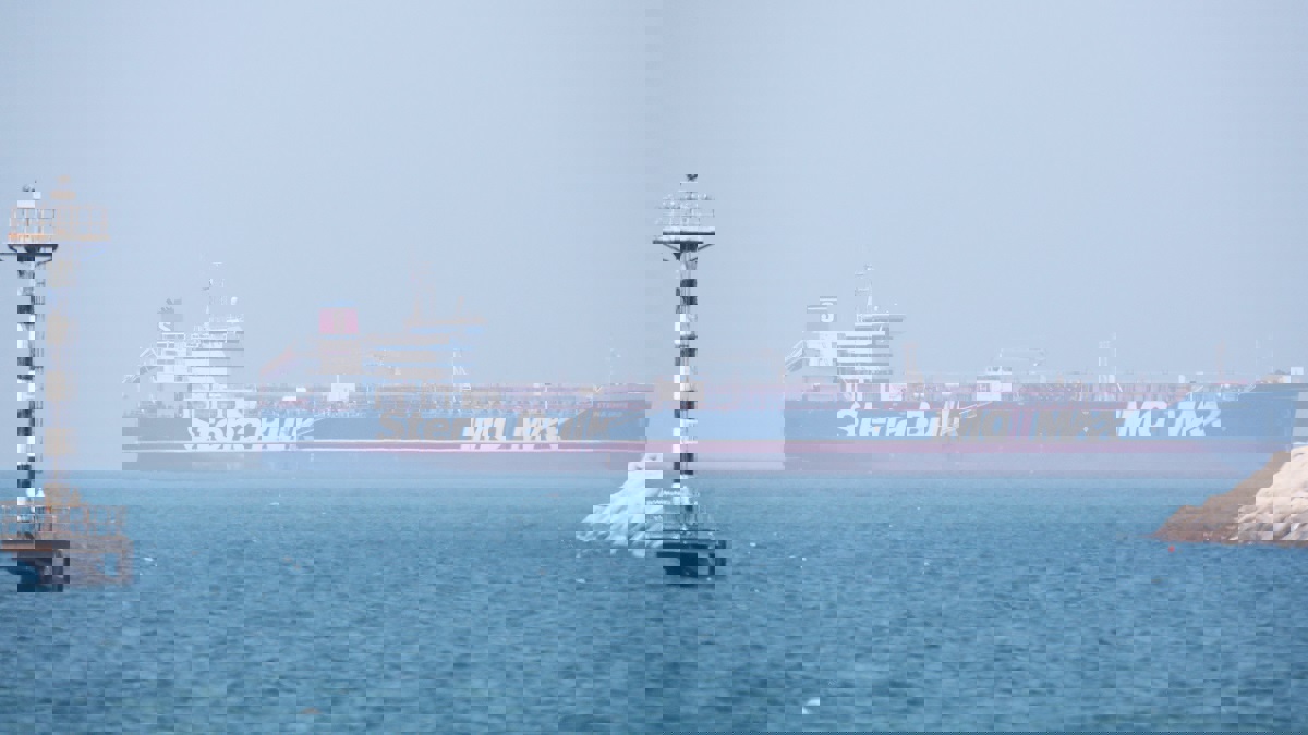 الناقلة البريطانية "ستينا إمبيرو" ترسو في دبي (فيديو)