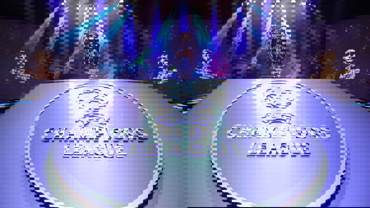 شاهد.. رد فعل مسؤولي سلافيا براغ بعد الوقوع في مجموعة برشلونة وبروسيا دورتموند بدوري أبطال أوروبا (فيديو)