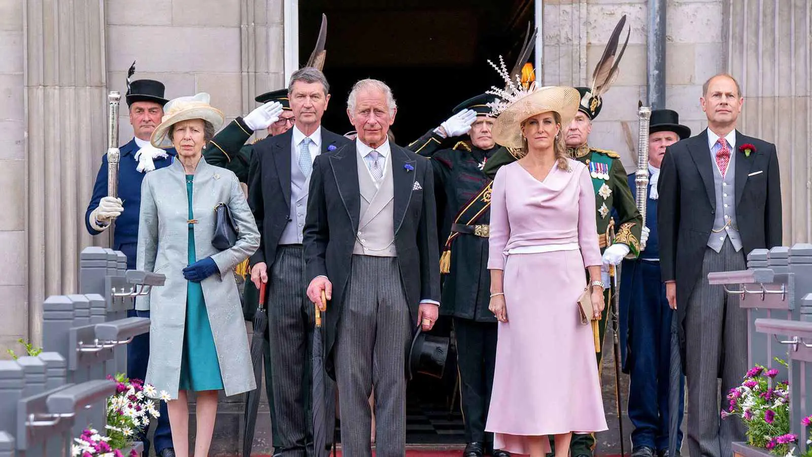 بريطانيا.. العائلة المالكة تحضر عرضا عسكريا بمناسبة "يوم النصر"