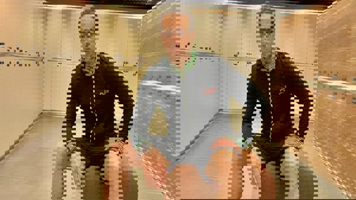 علي كريمي يعلن تعرضه وعائلته للتهديد بسبب دعمه الاحتجاجات الشعبية في إيران