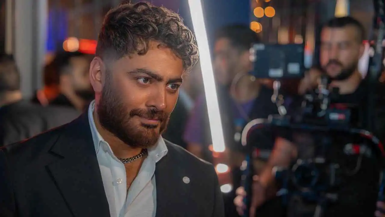 بعد غياب 12 عاما.. تامر حسني يكسر عزلة الدراما بتجربة تلفزيونية جديدة