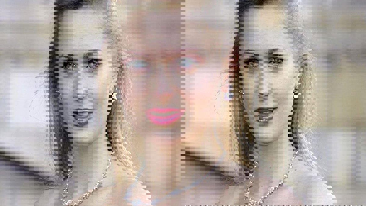 عارضة أزياء بريطانية تكشف تعرضها للاغتصاب على يد جيفري إبستين