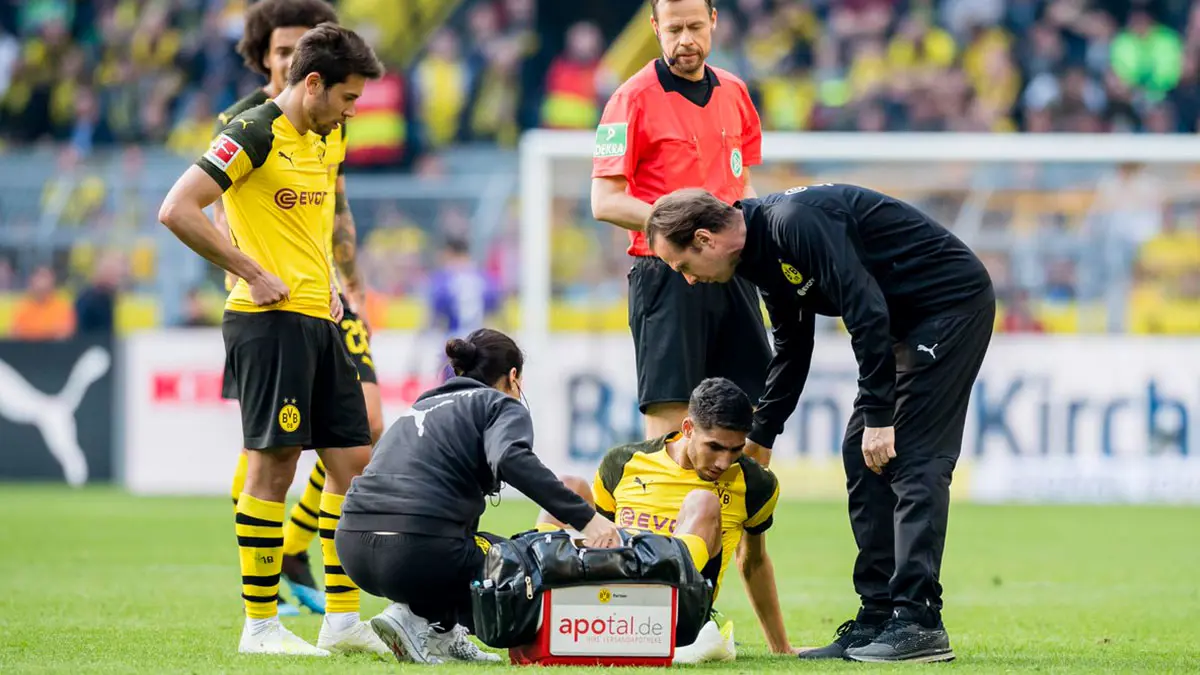 بروسيا دورتموند يعلن إصابة أشرف حكيمي وغيابه لنهاية الموسم