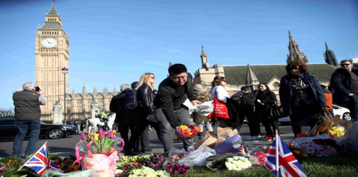 بالصور.. هكذا تضامنت فتيات محجبات مع ضحايا هجوم لندن الإرهابي