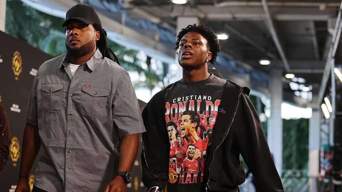 رد فعل مثير من "عاشق رونالدو" بعد مشاهدة ميسي.. وأغويرو يحرجه (فيديو)