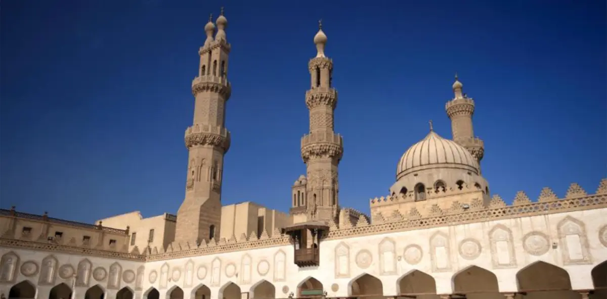 لأول مرة.. نساء غير محجبات على غلاف مجلة الأزهر (صور)