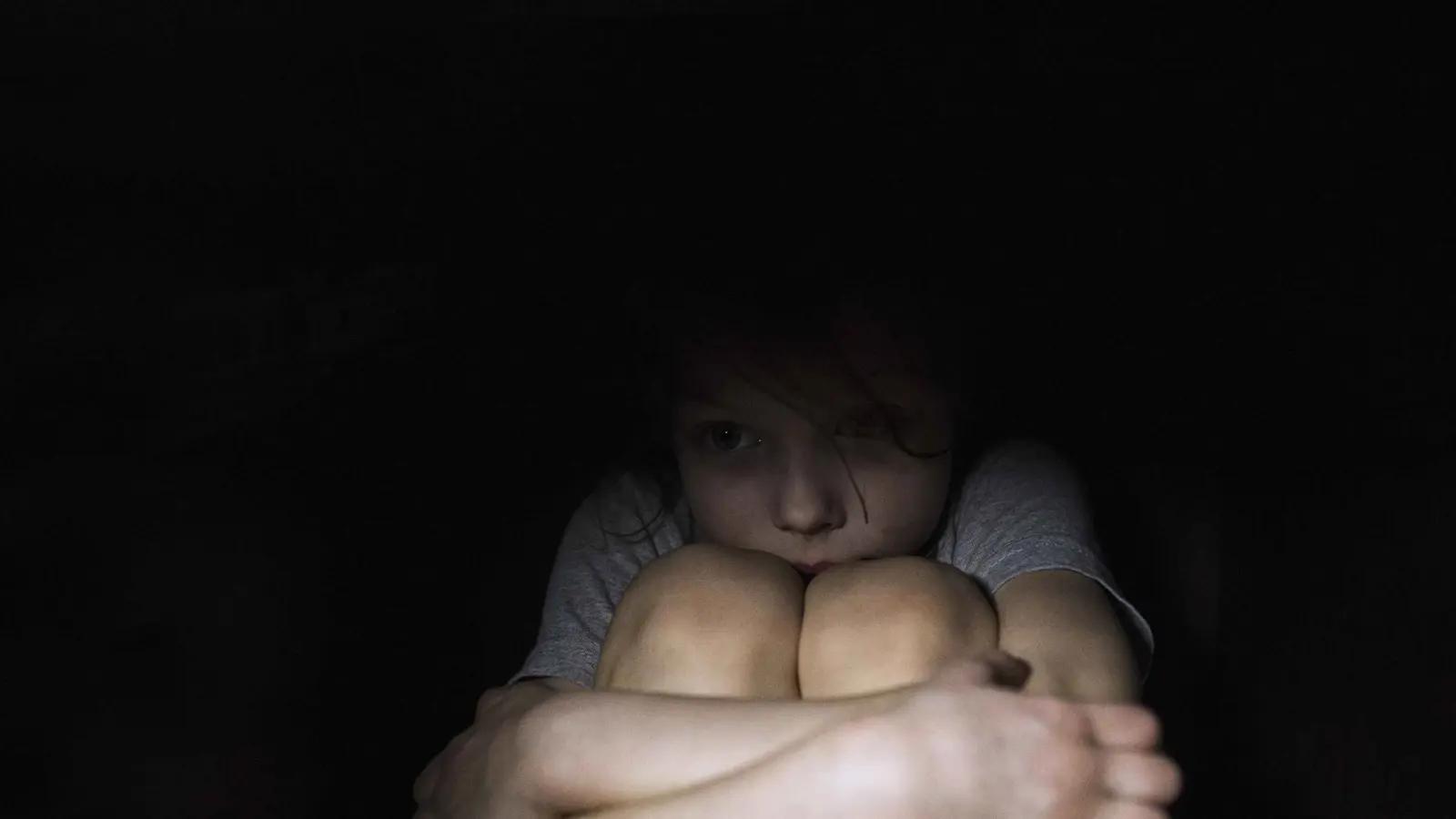 حادثة صادمة.. مغربي يحتجز زوجته وأطفاله عراة في ضريح (صور)