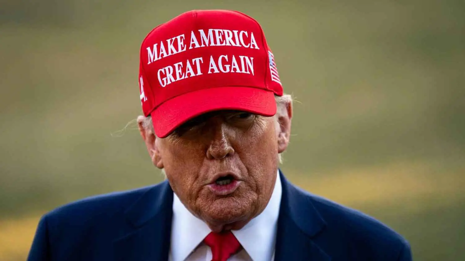 "رئيس إلى الأبد".. ترامب يثير الجدل بفيديو ساخر