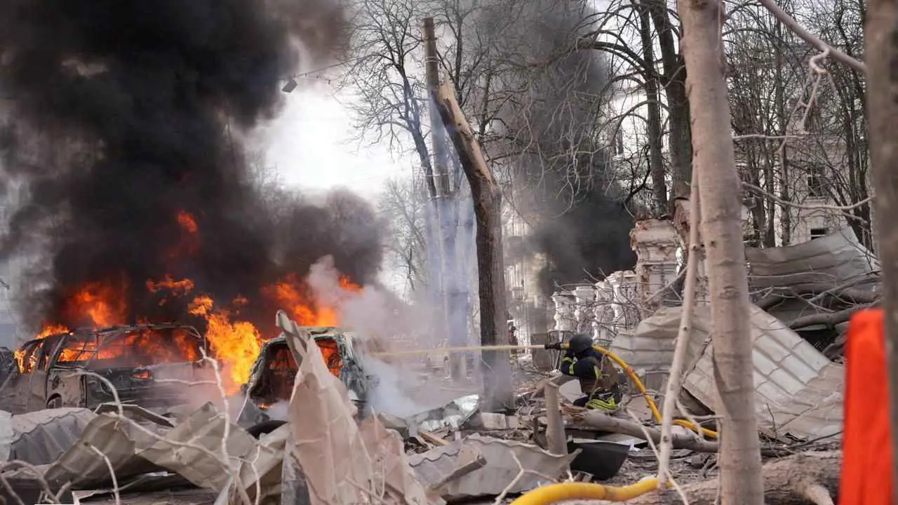 انفجارات الشمال و"درونز" الجنوب.. حرب روسيا وأوكرانيا تدخل فصلاً جديداً