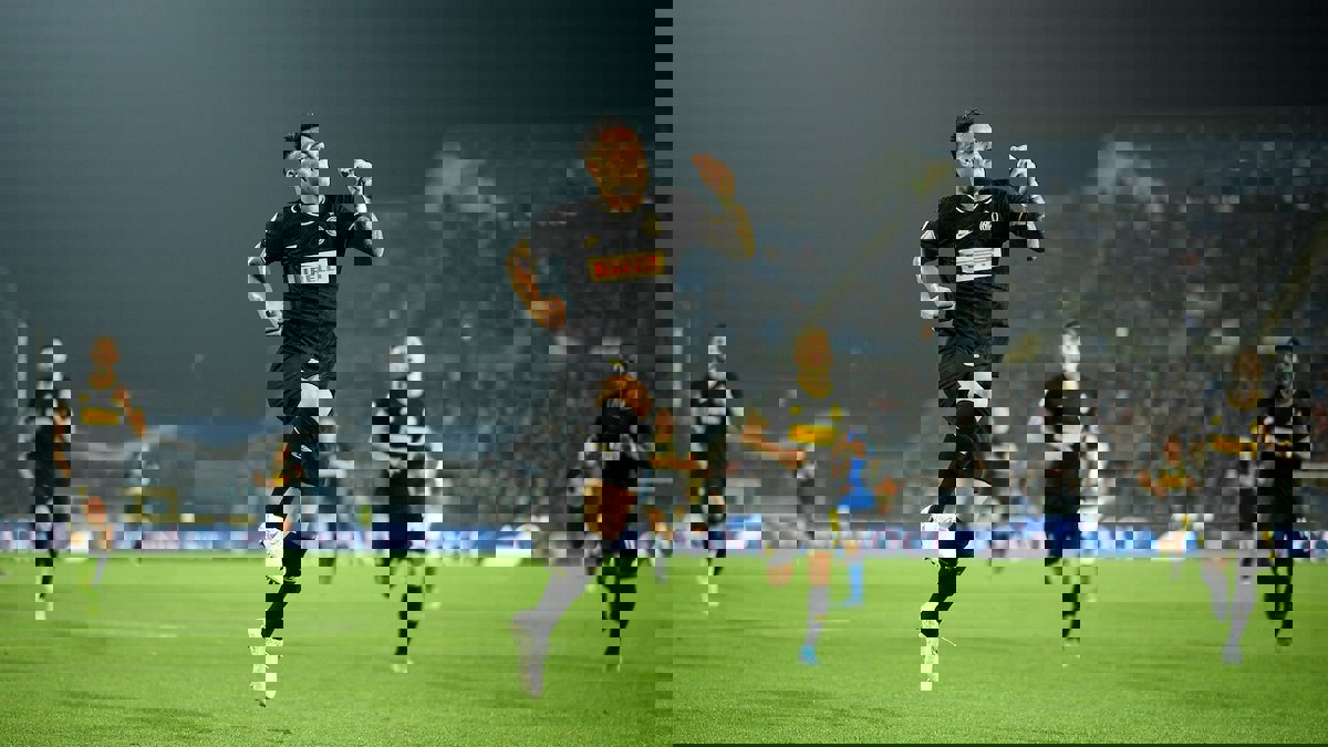 صحيفة: برشلونة يحسم صفقة لاوتارو مارتينيز من إنتر ميلان.. والغموض يخيم على مصير سواريز