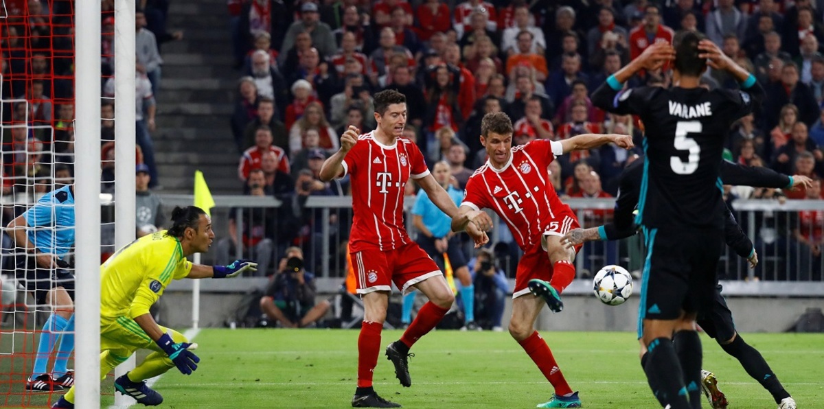 مباراة بايرن ميونخ وريال مدريد.. كيف أضاع ليفاندوفسكي ومولر هذه الفرصة؟ (فيديو)