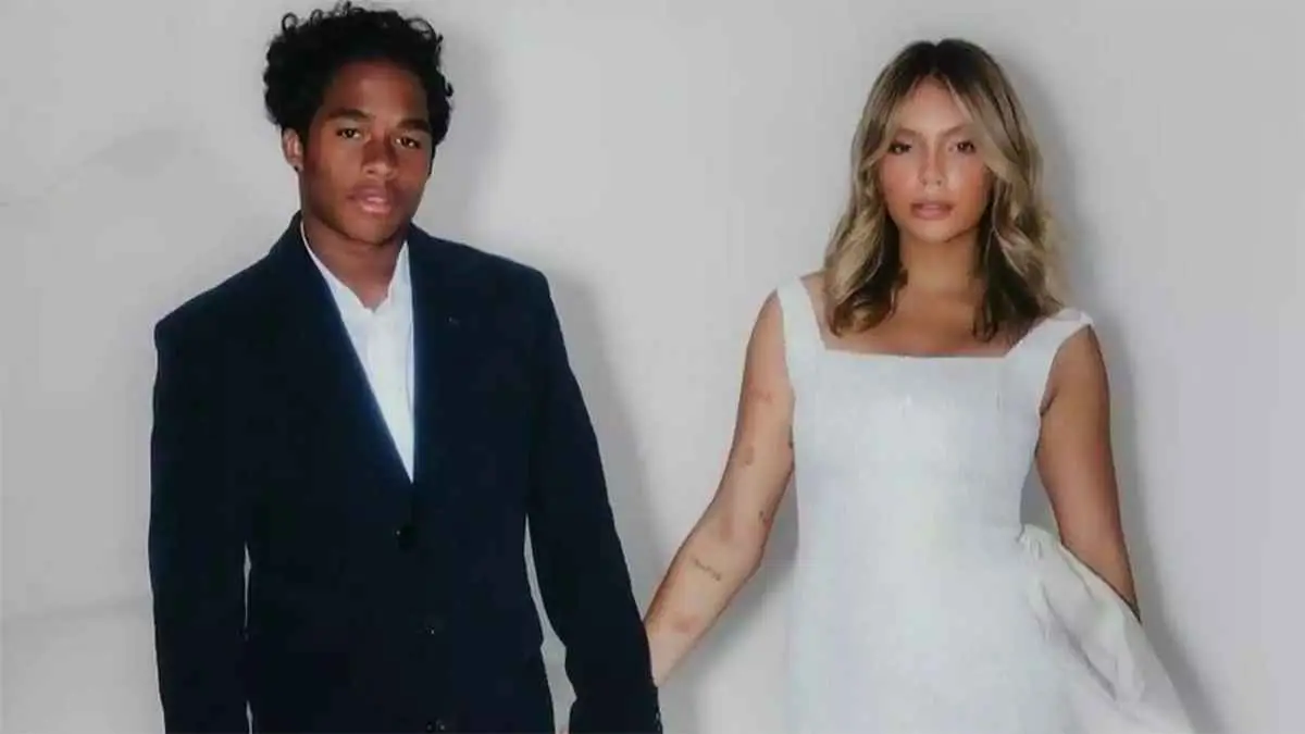 بعد عقد الحب.. إندريك يقدم تعهدًا لزوجته "باكيًا" (صور)