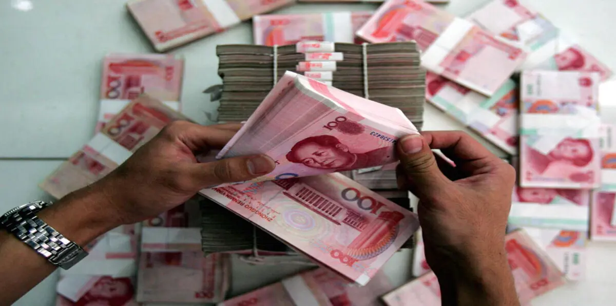 اليوان الصيني يتجه لتحقيق أكبر زيادة فصلية مقابل الدولار في 10 سنوات‎