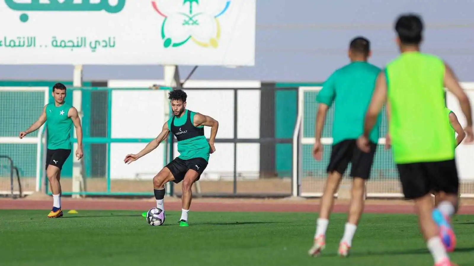 رفاق دونغا يتوعدون.. 3 أشياء ترعب الأهلي السعودي قبل مواجهة النجمة