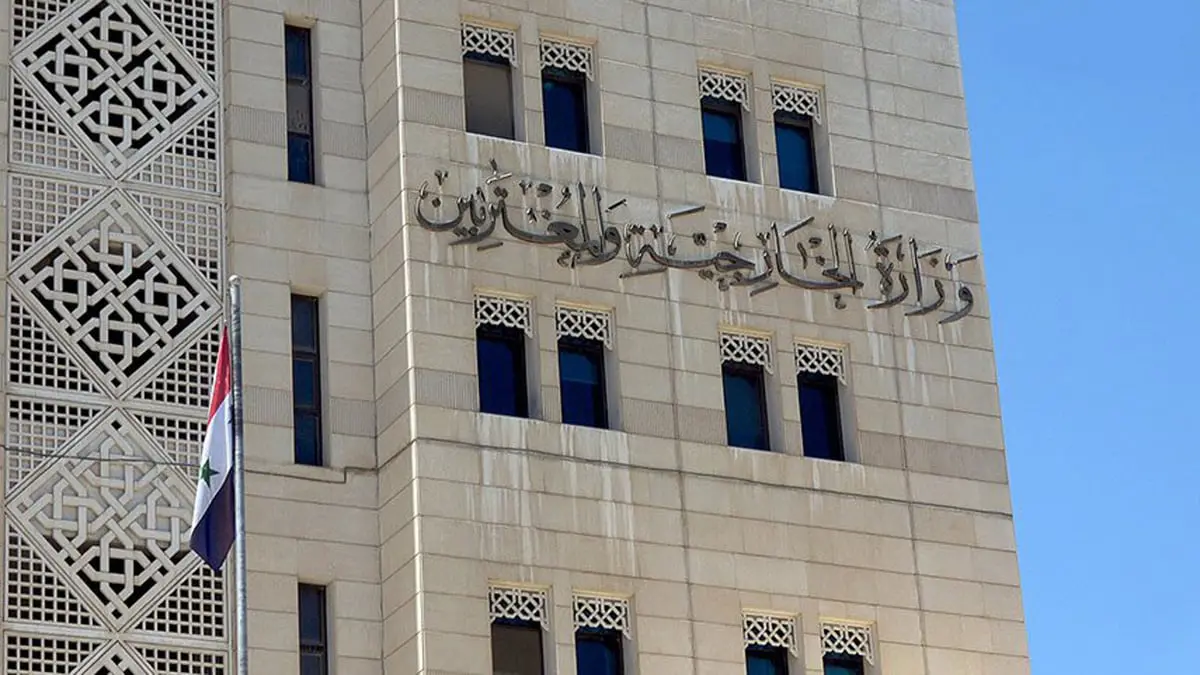 دمشق تشكك في أن الصين "مصدر كورونا" وترفض تسييس الأبحاث