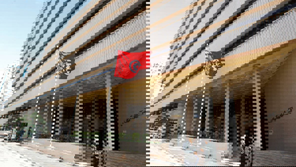 انخفاض السندات التونسية الدولارية بفعل تصعيد الأزمة السياسية