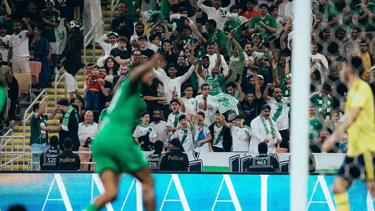 لماذا اعتذر وليد الفراج لجمهور الأهلي السعودي؟ (فيديو)