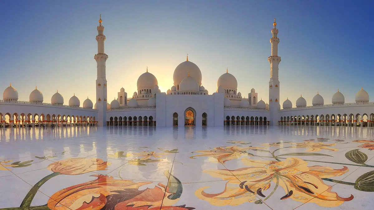 الإمارات: صلاة عيد الأضحى في المنازل.. ورفع الطاقة الاستيعابية للمساجد إلى 50%