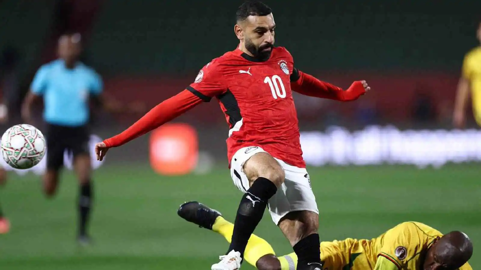 جواهر تزين البطولة.. تعرف إلى أعلى 7 لاعبين أجرا بالأمم الإفريقية