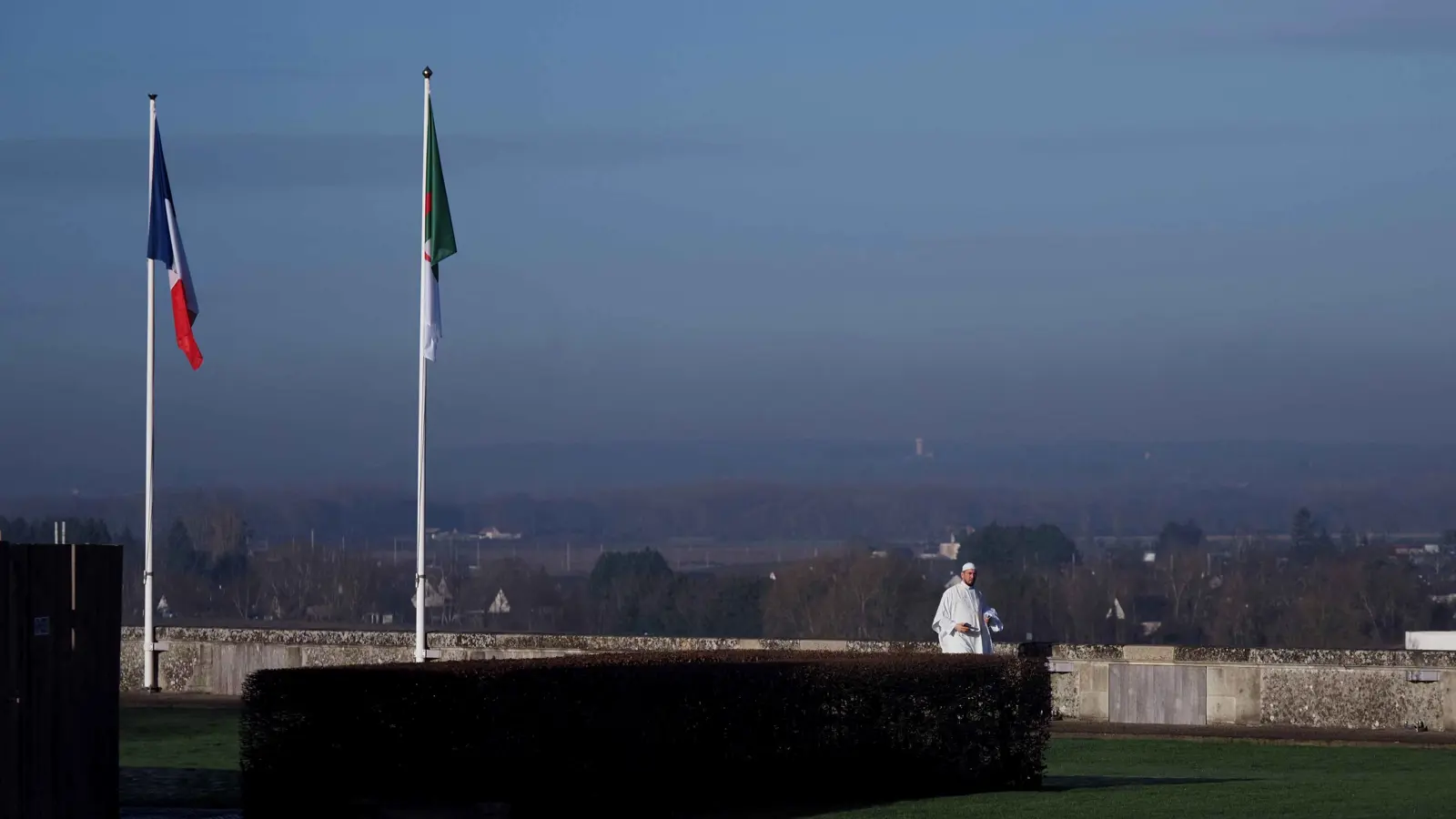 بعد لقاء فرنسي خاص.. العلاقات مع الجزائر أمام خياري "التهدئة أو التصعيد"