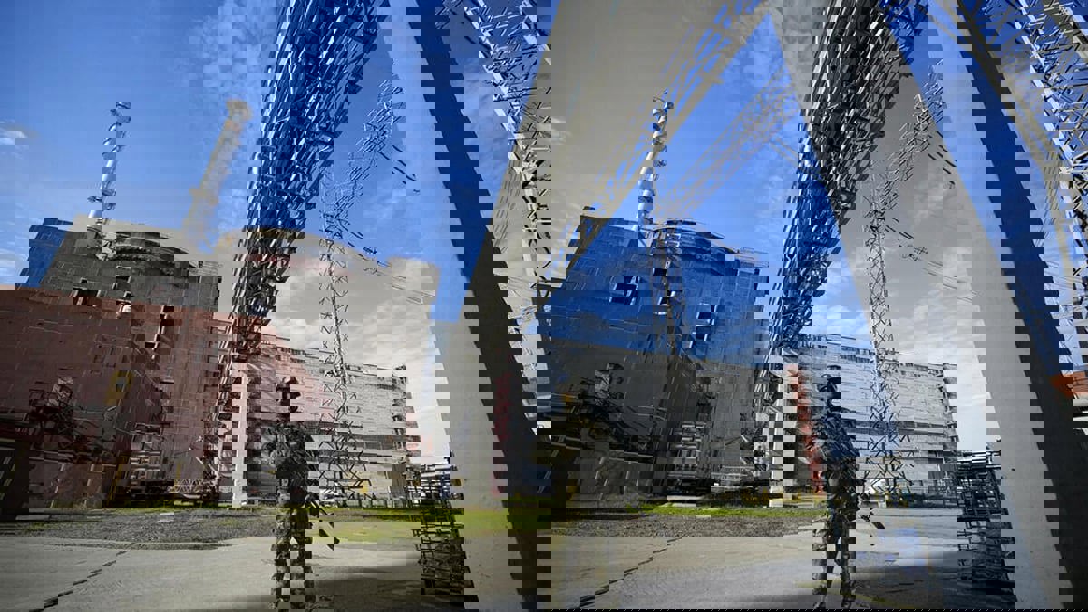 معارك ضارية بين روسيا وأوكرانيا في محيط " زابوريجيا" النووية