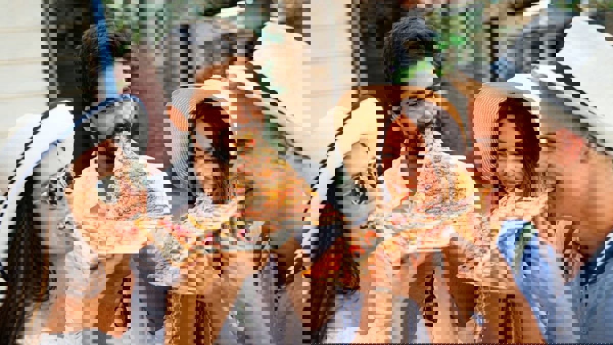 دراسة تكشف عن علاقة بين الزهايمر وتناول البرغر والبيتزا