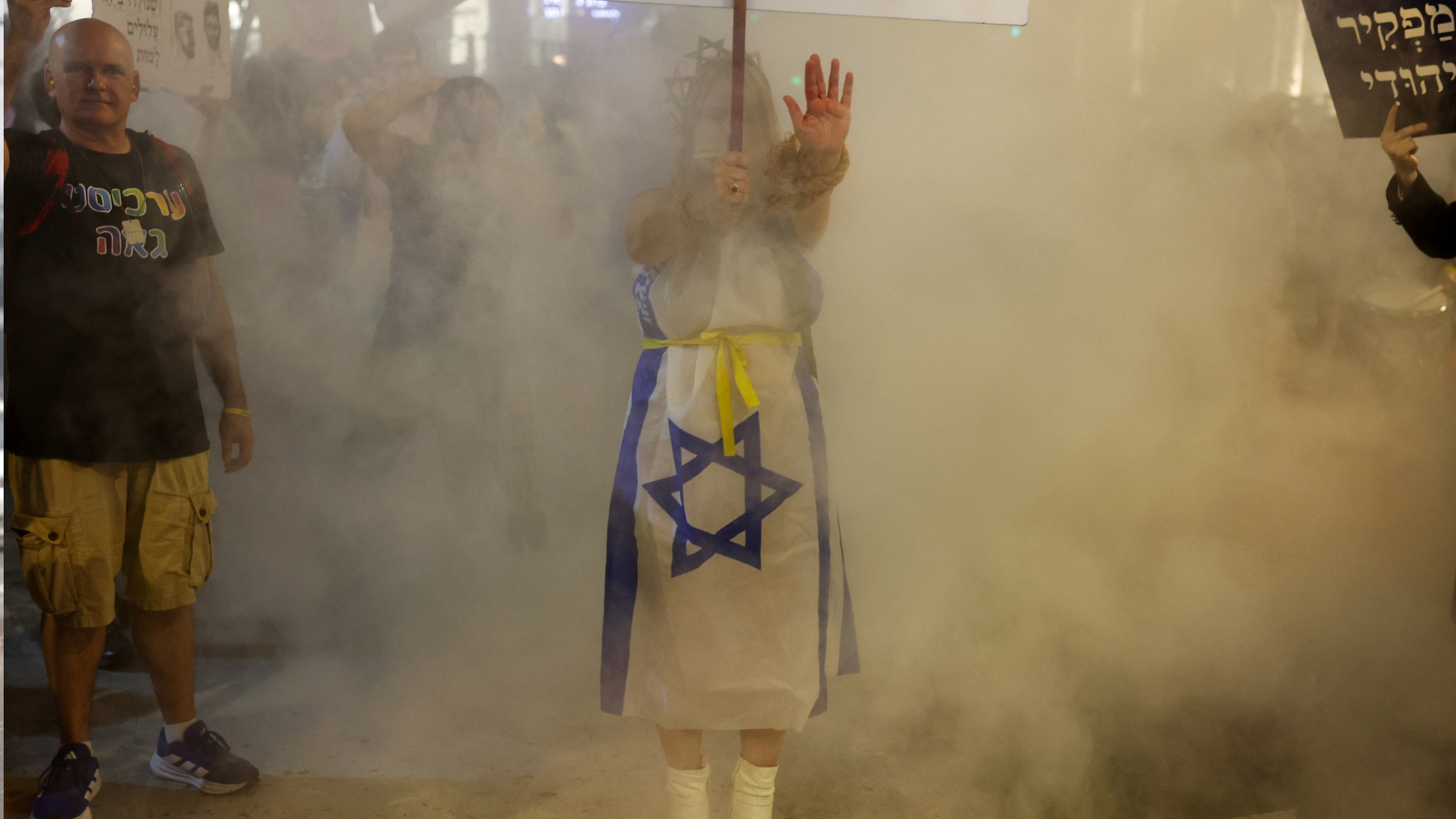 آلاف الإسرائيليين يتظاهرون ضد توسيع الحرب في غزة (فيديو صور)