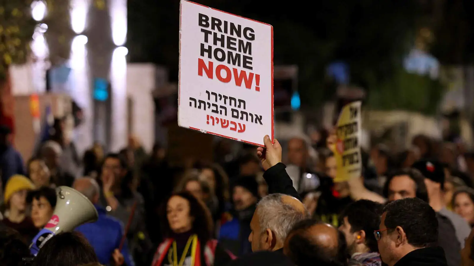 تنسيق بين "إدارتي" ترامب وبايدن لتحرير رهائن غزة