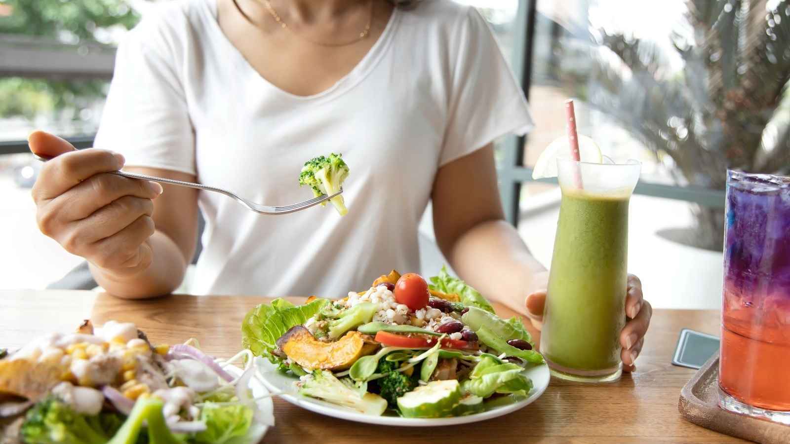 بعد انتشاره الواسع.. ما صحة "نظام الوجبة الواحدة"؟