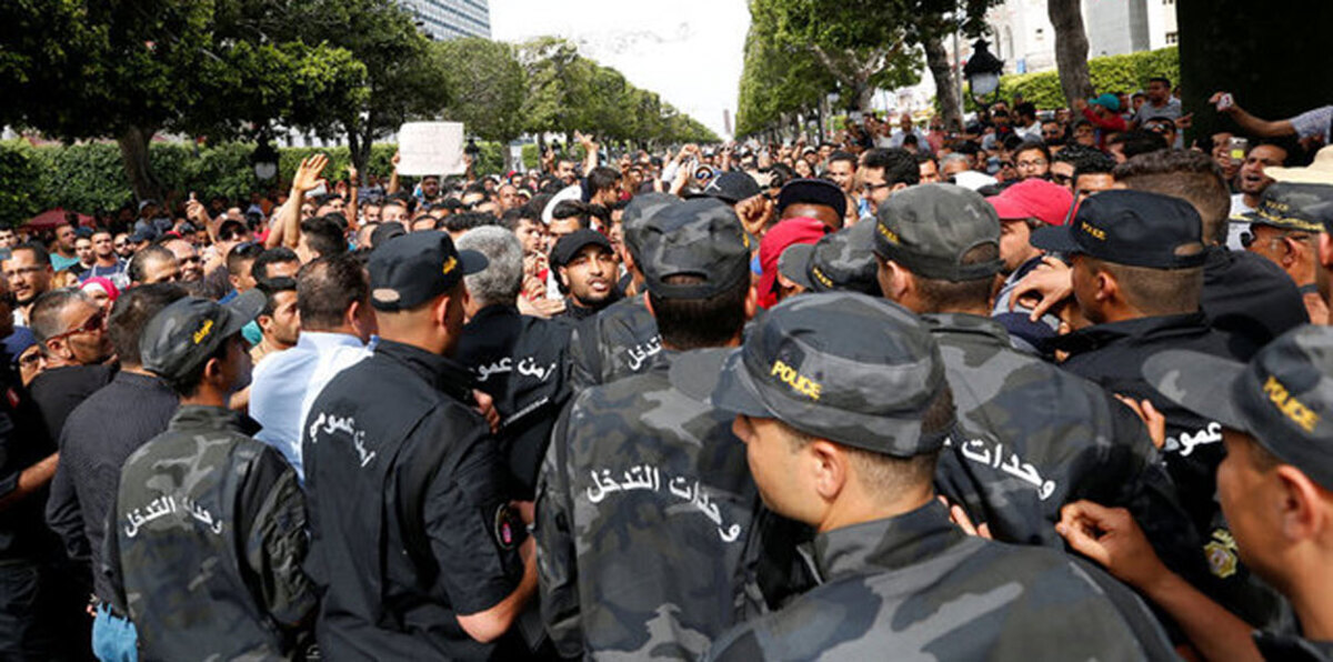 محتجون يغلقون مضخة بترول جنوب تونس