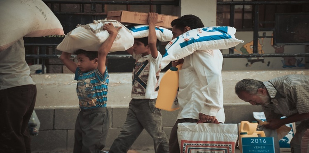 الحوثيون يحتجزون قوافل إغاثية متجهة إلى تعز اليمنية