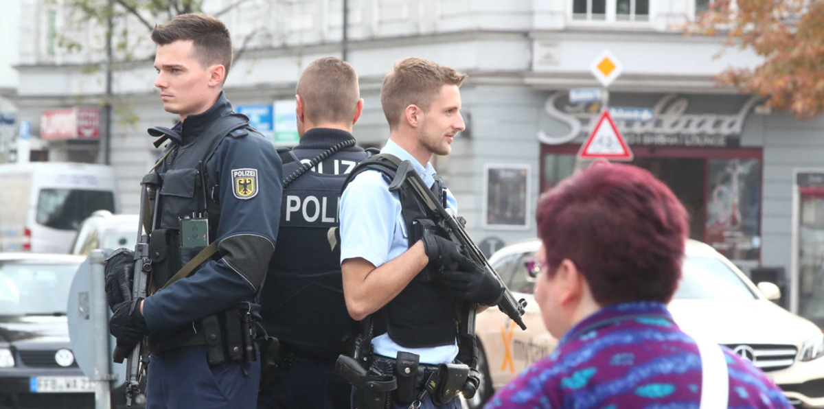 الشرطة الألمانية تعتقل مشتبهًا به وتصادر أسلحة في برلين