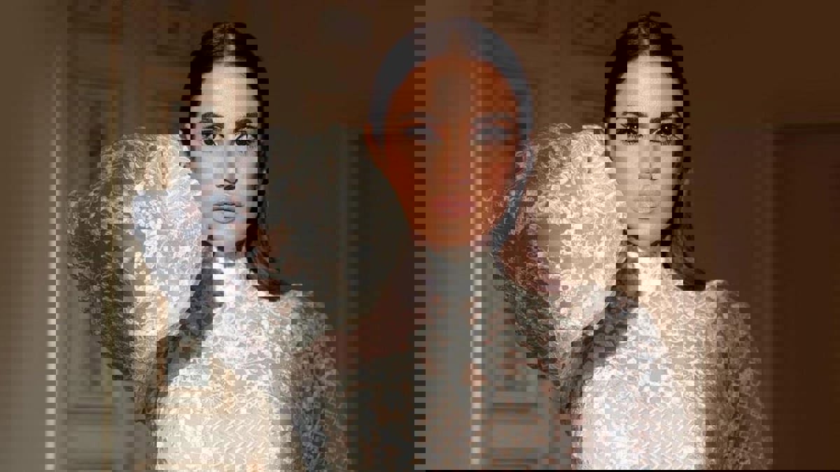 الفنانة درة تفوز بجائزة التميز في مهرجان الفضائيات العربية بمصر