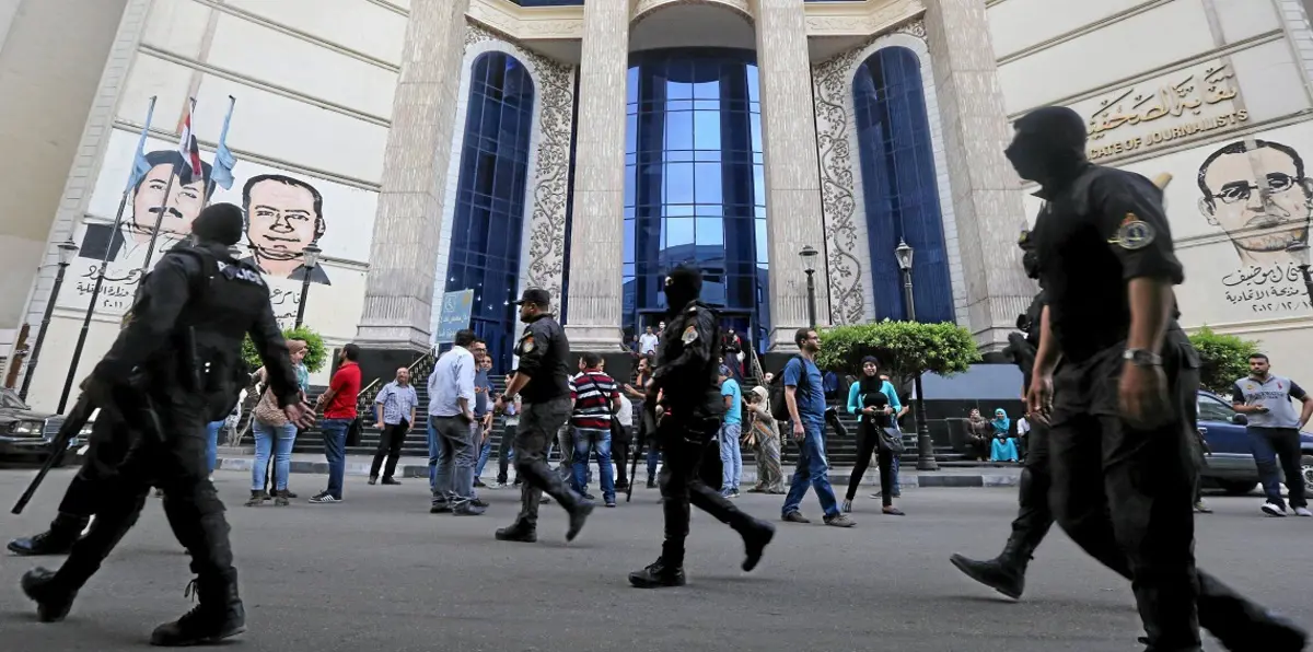 صحفيون مصريون يبدأون اعتصامًا رفضًا لاتفاقية تيران وصنافير