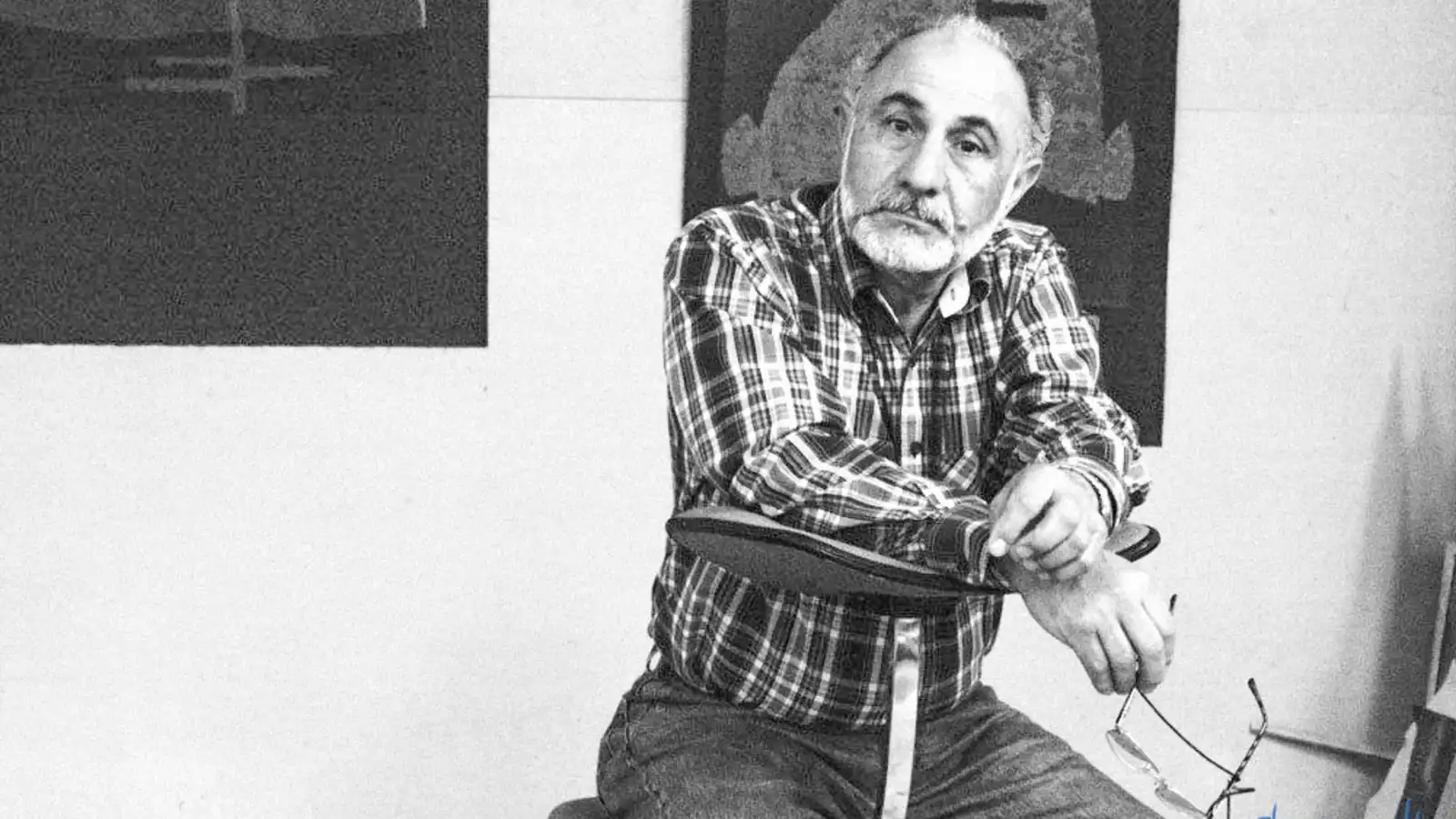 فنان يعتزم جمع دولار من كل مواطن لنصب تماثيله في المدن العراقية