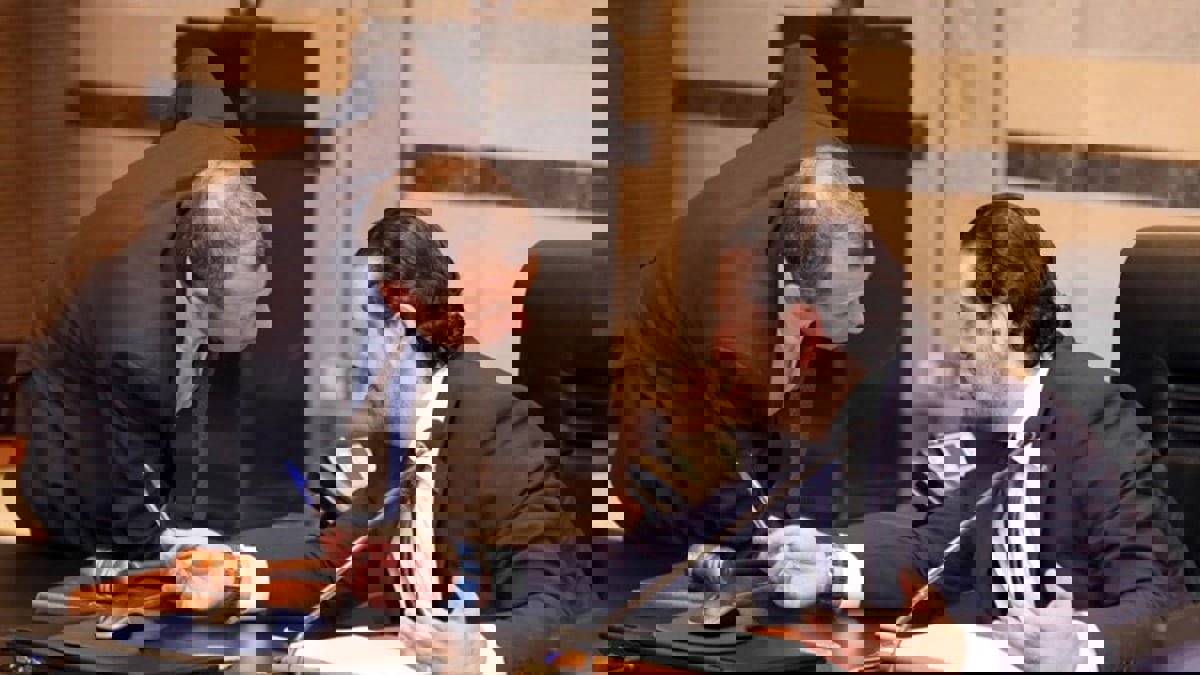 تقرير:  لهذا يفضل "حزب الله" الحريري على جبران باسيل