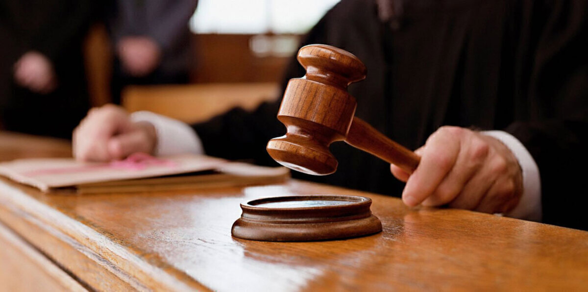 فرنسا تحقق في اتهامات لسفير فلسطيني باختطاف أبنائه