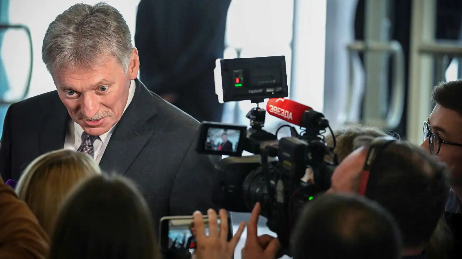 الكرملين يرحب بتخلي واشنطن عن "دبلوماسية مكبرات الصوت"