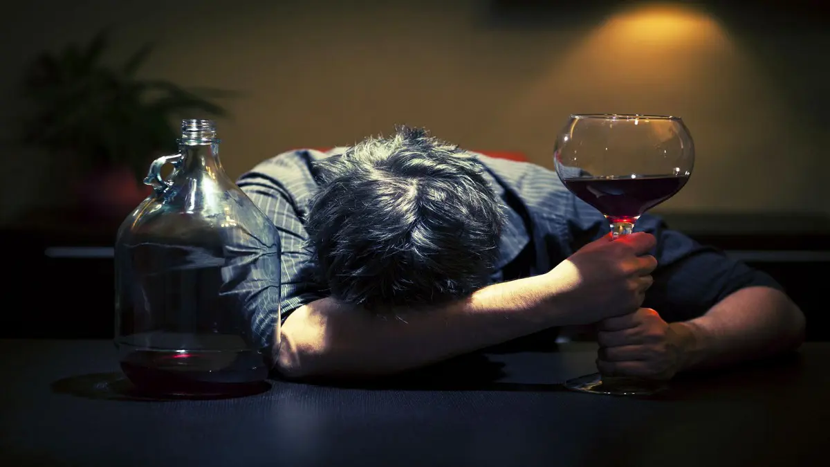 إيران.. تزايد التسمم نتيجة تناول الكحول لمواجهة كورونا‎