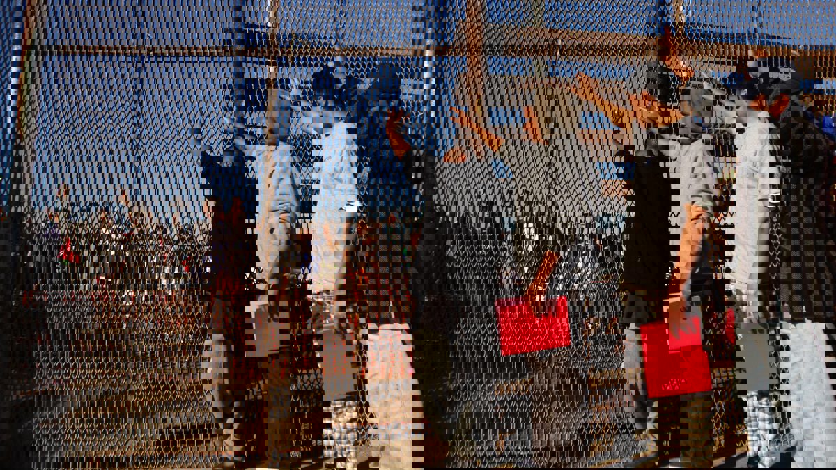 بعد تقرير صادم.. ترامب للمهاجرين: ابقوا في بلادكم إذا لم تعجبكم مراكز الاحتجاز لدينا