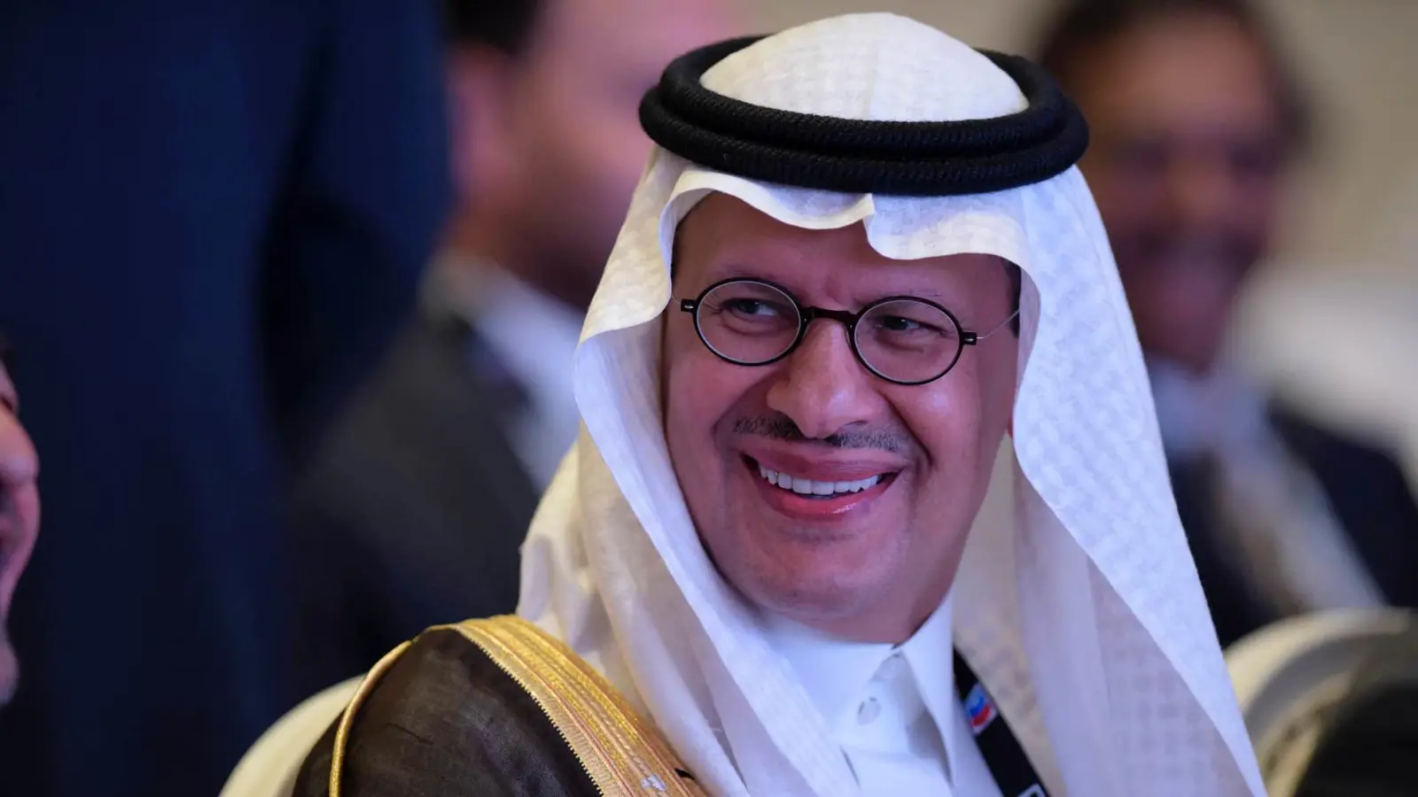 كيف رد عبدالعزيز بن سلمان على طفلة وصفته بـ"أمير الطاقة"؟