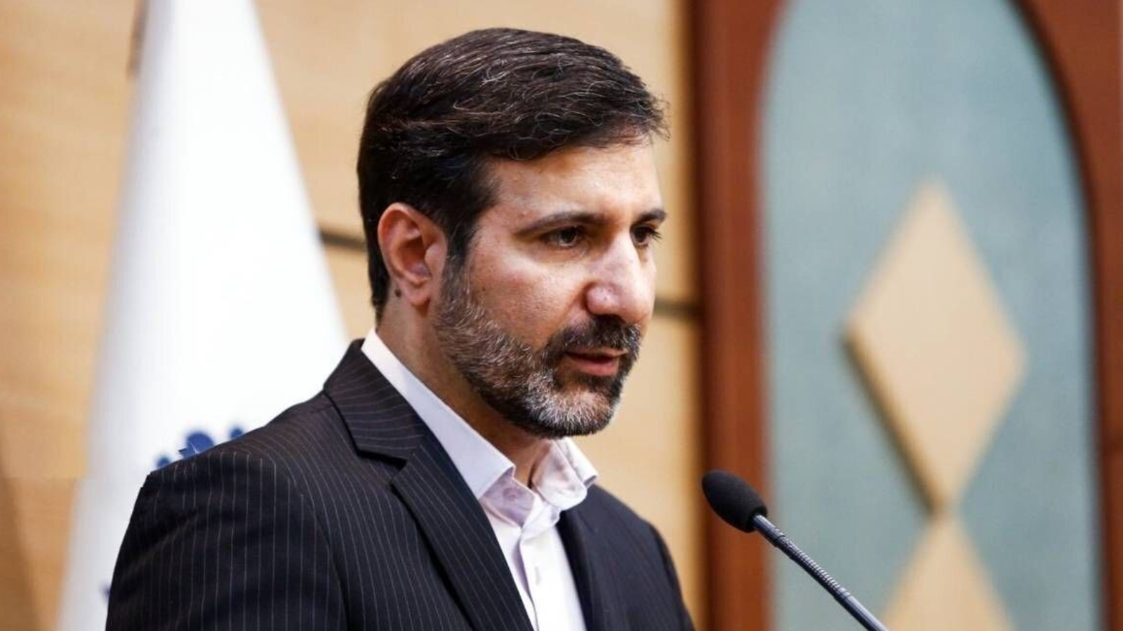 البرلمان الإيراني يشدد عقوبات التجسس والتعاون مع إسرائيل