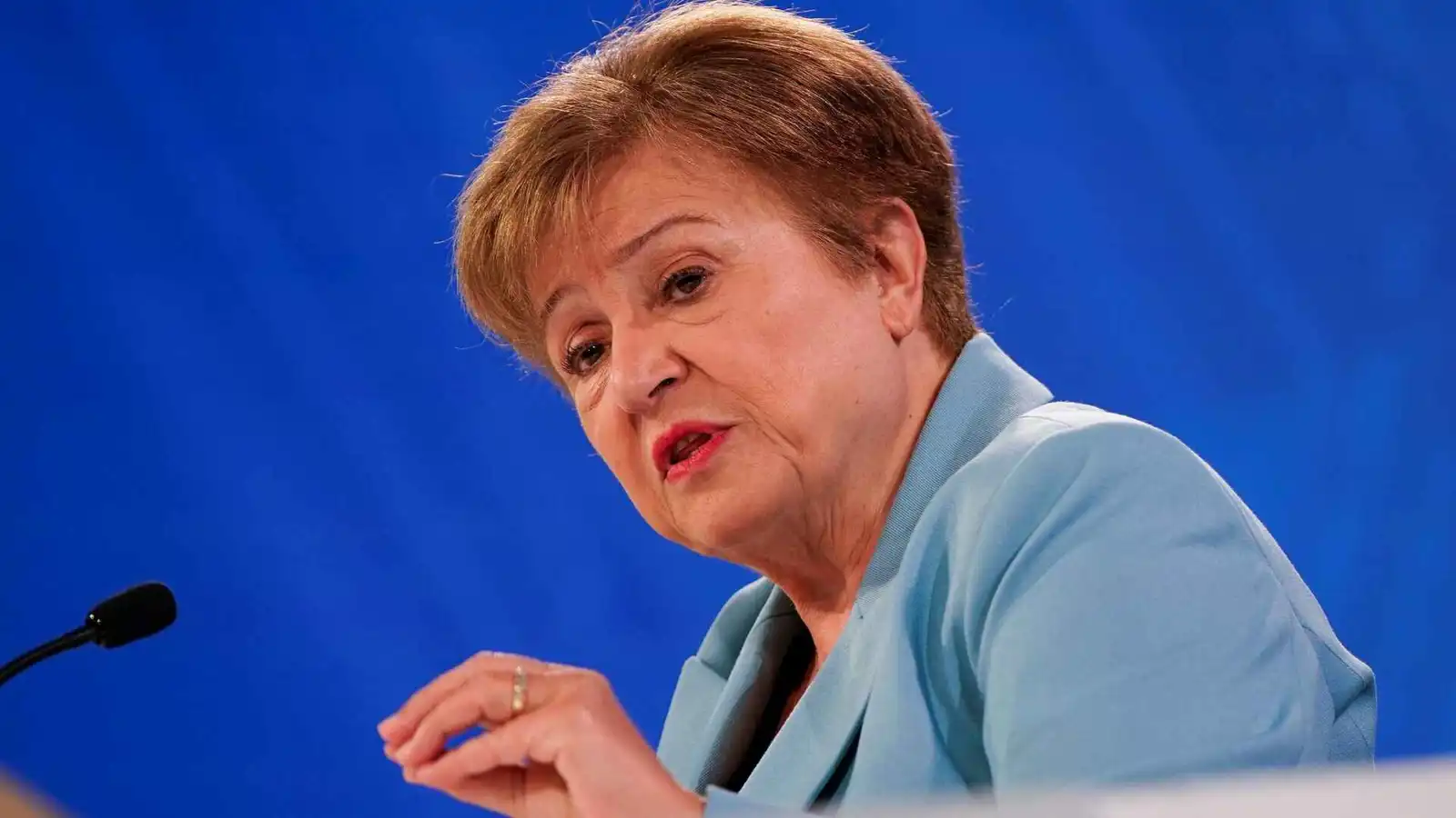 صندوق النقد: حرب إيران ستبطئ النمو وترفع التضخم