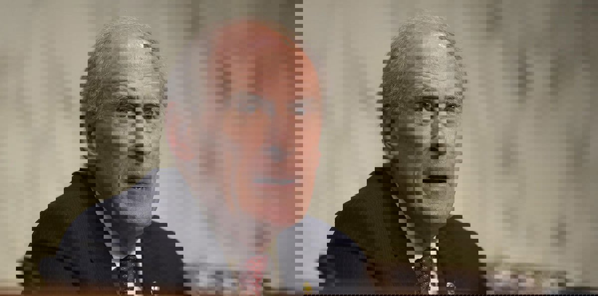 مدير الاستخبارات الأمريكية يلزم الصمت بشأن تعرضه لضغوط من ترامب‎